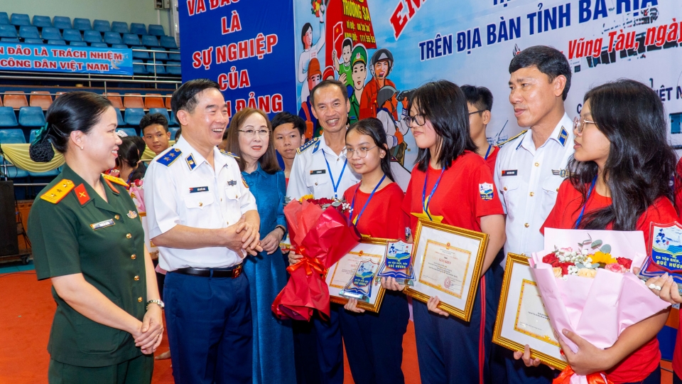 trung_tuong_bui_quoc_oai.jpg