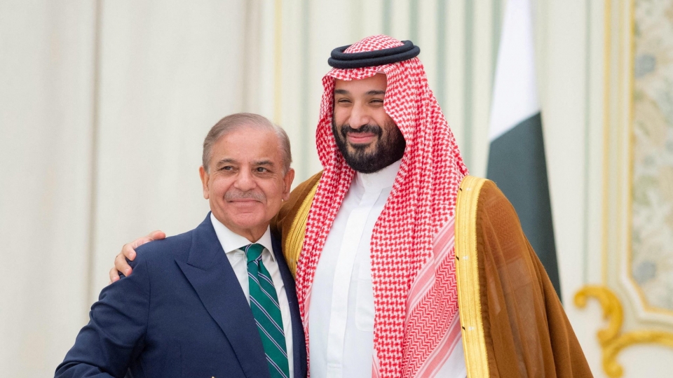 2025-09-17t193003z_2033872192_rc2vtgaiie3p_rtrmadp_3_saudi-pakistan-defence_1.jpg