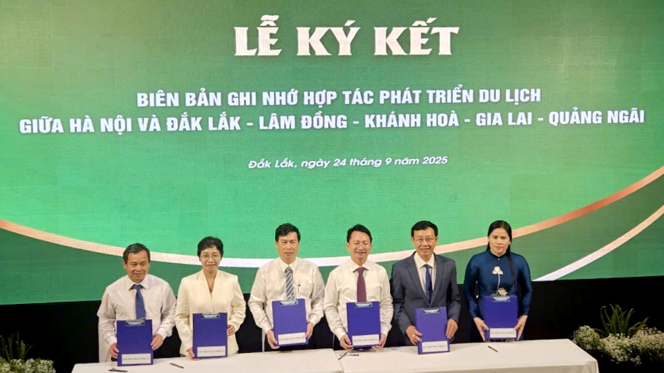 24-9_hn_xuc_tien_1.jpg