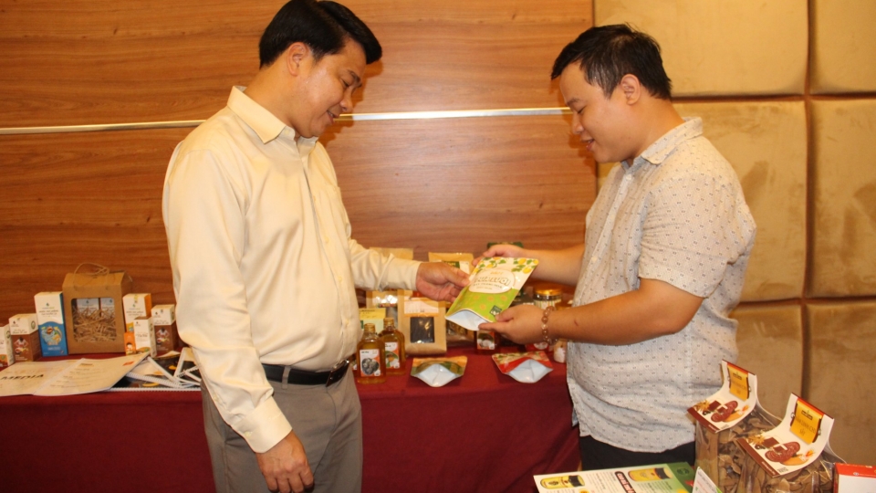 Các sản phẩm OCOP Đắk Lắk thường xuyên xuất hiện trong khu trưng bày của các Hội thảo nhằm quảng bá sản phẩm.jpg