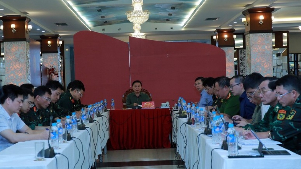 Deputy PM chairs the meeting.jpg