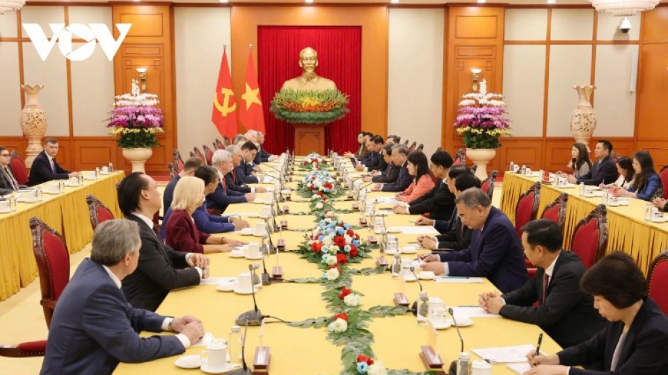 Party General Secretary To Lam receives Russian State Duma (Lower House) Chairman Vyacheslav Volodin pict1.jpg