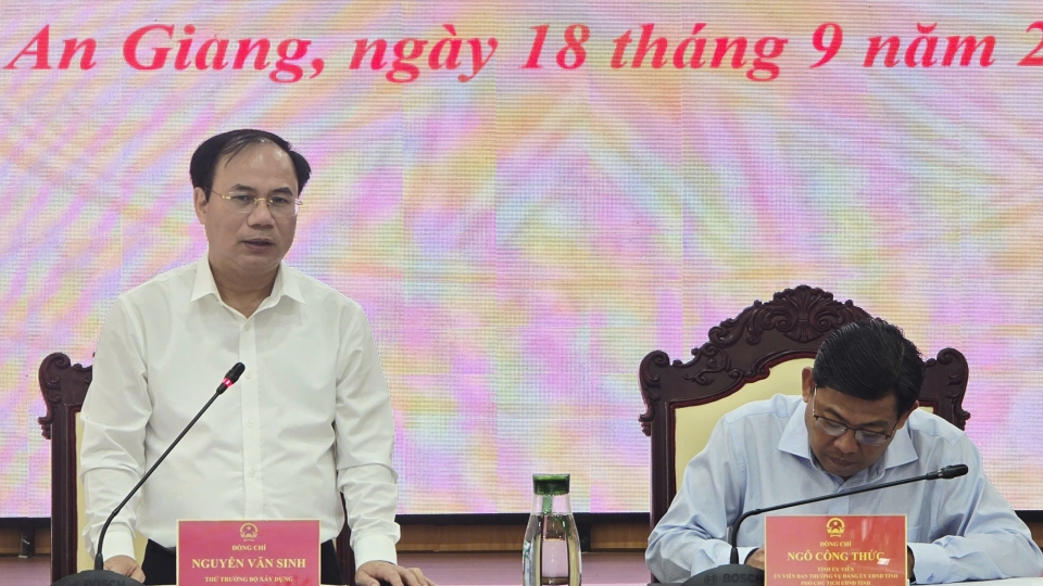 Thứ trưởng Bộ Xây dựng Nguyễn Văn Sinh.jpg