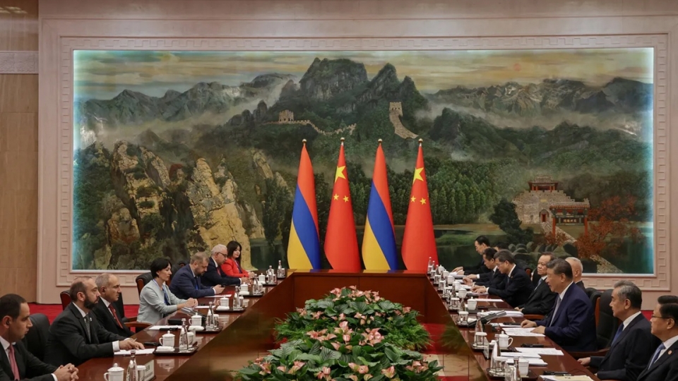 chu_tich_trung_quoc_tap_can_binh_hoi_kien_thu_tuong_armenia_nikol_pashinyan_tai_nha_khach_thien_tan_vao_ngay_31_thang_8_20250901114219.jpg