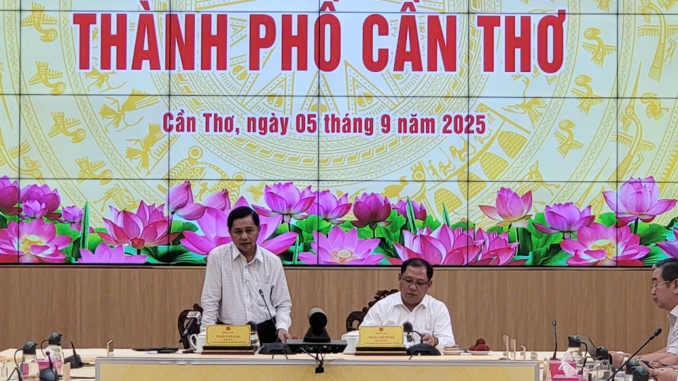 chu_tich_ubnd_thanh_pho_can_tho_tran_van_lau_phat_bieu_tai_buoi_lam_viec.jpg