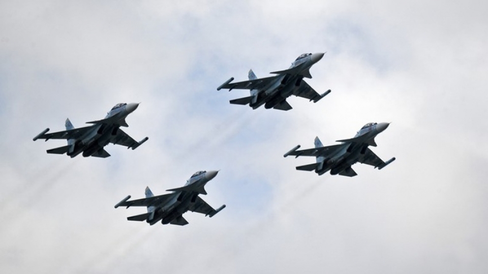 dien_kremlin_chi_trich_nato_voi_de_doa_ban_ha_may_bay_nga._anh_rt.jpg