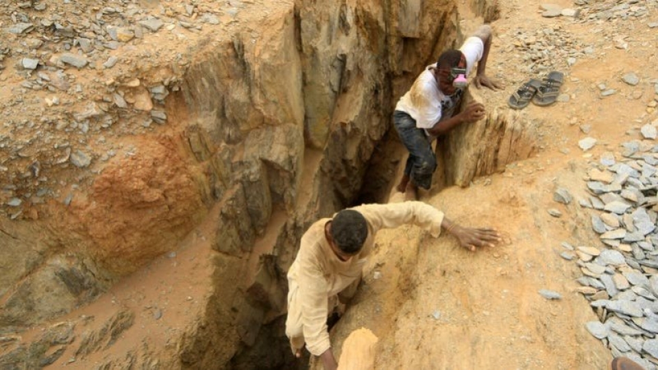 hang_chuc_nguoi_chet_va_mat_tich_trong_vu_sap_mo_vang_tai_sudan.jpg