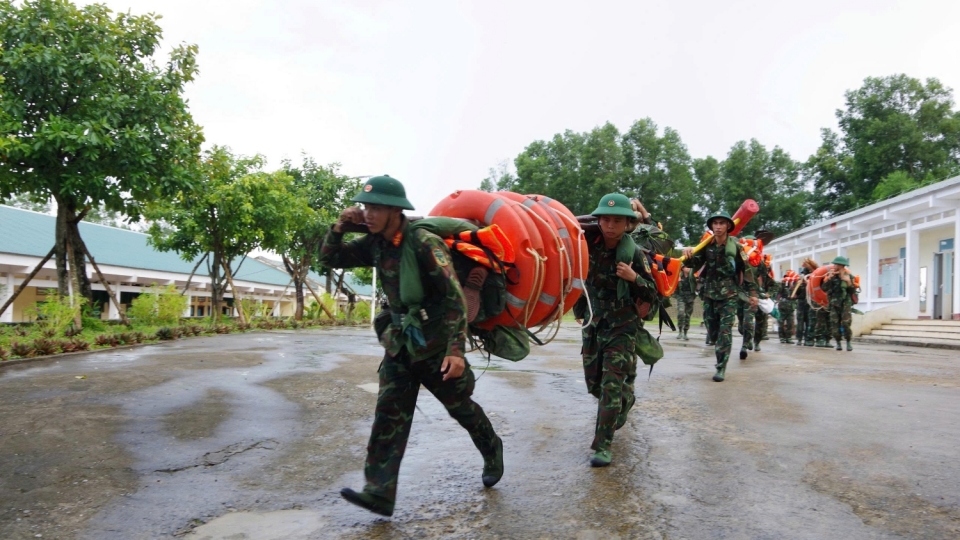 luc_luong_quan_doi_trien_khai_phuong_an_ung_pho_voi_bao_so_10.jpg