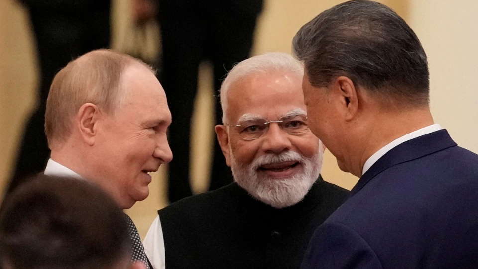modi_putin_tap.jpg