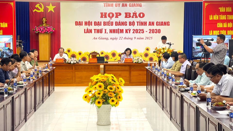 quang_canh_buoi_hop_bao_1.jpg