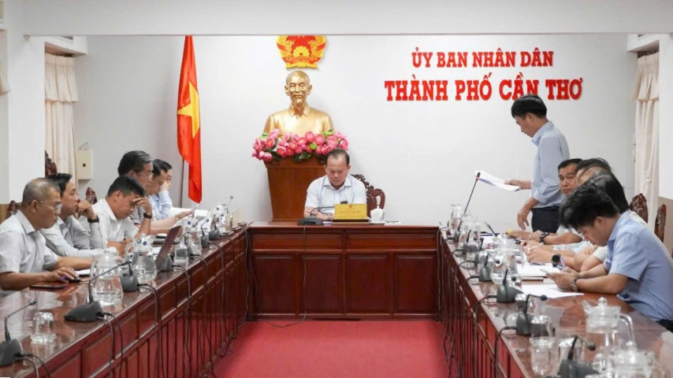 quang_canh_cuoc_hop_ve_tien_do_thi_cong_cao_toc.jpg