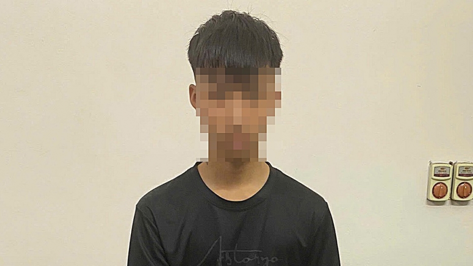 trộm công đức đền.jpg