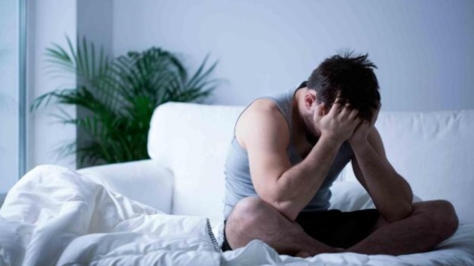 "Nhịn" theo vợ đã mãn kinh, tôi có xu hướng bị yếu sinh lý