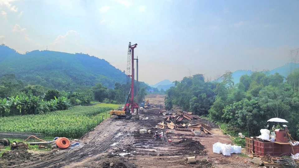 Các dự án trọng điểm được khởi động lại hoạt động sau mưa lũ.jpg