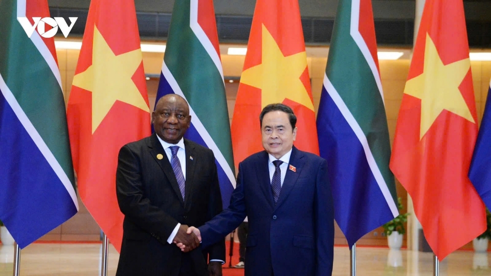 Chairman of the National Assembly Tran Thanh Man receives President Cyril Ramaphosa of South Africa in Hanoi on October 24, 2025.jpg