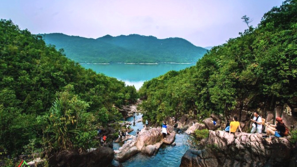 Ecotourism preservation.jpg