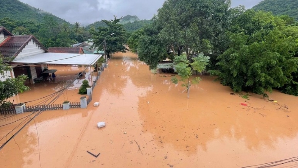 Flooding in central Vietnam.jpg