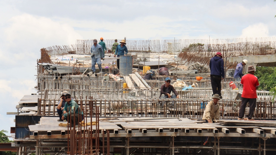 Lam Dong doa se thay doi nha thau kem vi QL28B cham tien do 2.JPG