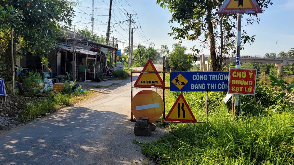 Nhà thầu rút quân khỏi công trình.jpg