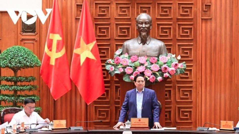 PM Pham Minh Chinh chairs the meeting.jpg