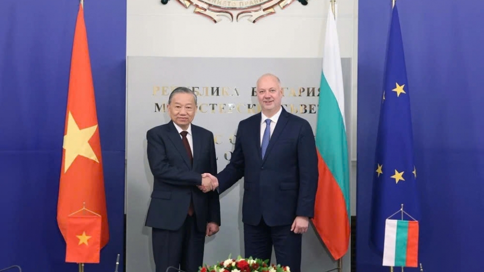 Prime Minister Rosen Zhelyazkov of Bulgaria and visiting General Secretary To Lam of Vietnam during their meeting in Sofia on October 24.jpg