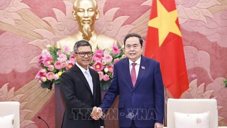 Outgoing Indonesian, Singaporean ambassadors bid farewell to NA Chairman