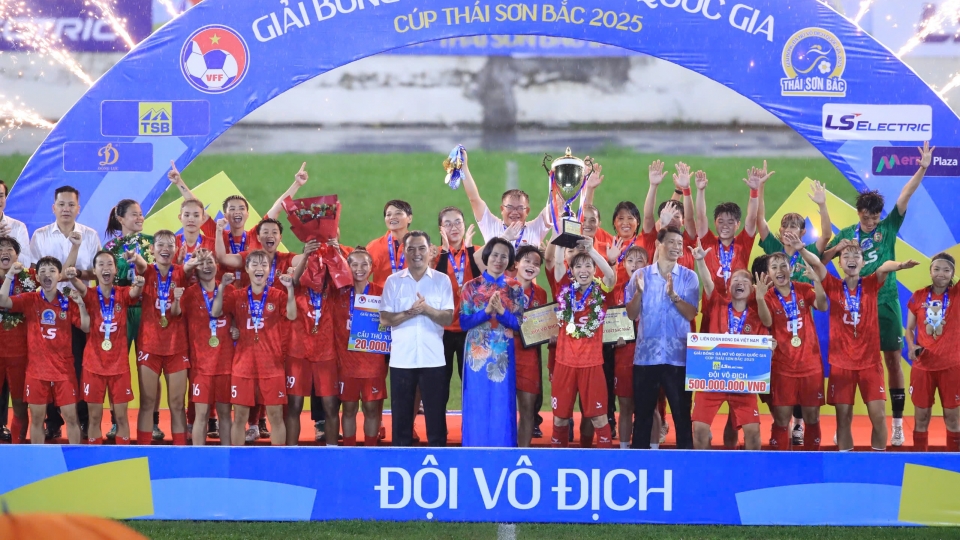 Kết quả bóng đá Việt Nam hôm nay 13/10: CLB TP.HCM I vô địch 7 lần liên tiếp