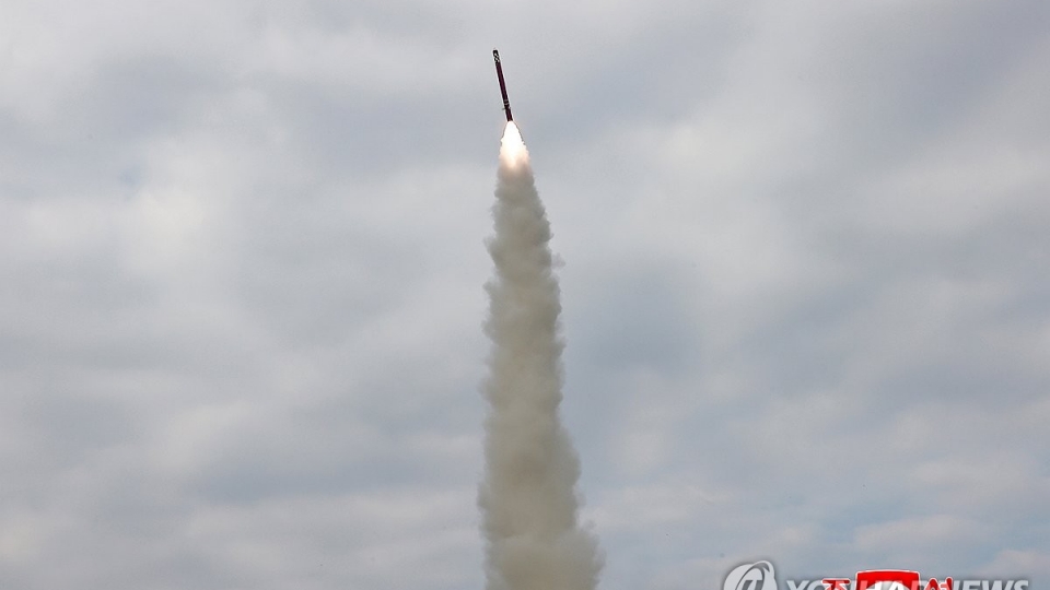 Triều tiên đã phóng thử một tên lửa hành trình vào hôm 28-10 (ảnh KCNA - Yonhap News).jpg