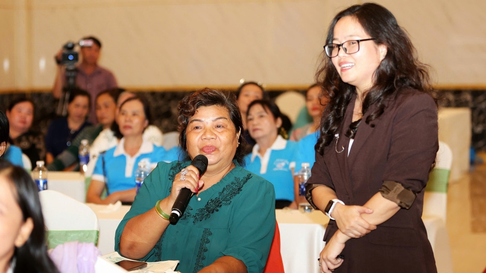 VOV - Phần thảo luận giữa chuyên gia và đại biểu tham dự.jpg