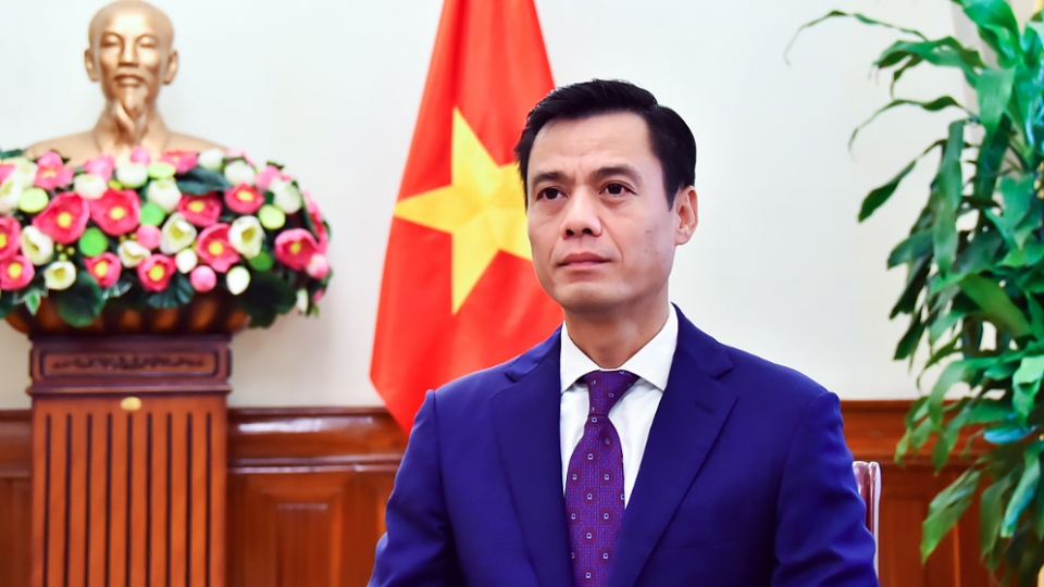 Vietnamese Deputy Minister of Foreign Affairs Dang Hoang Giang talks about the 47th ASEAN Summit and related meetings in Malaysia.jpg
