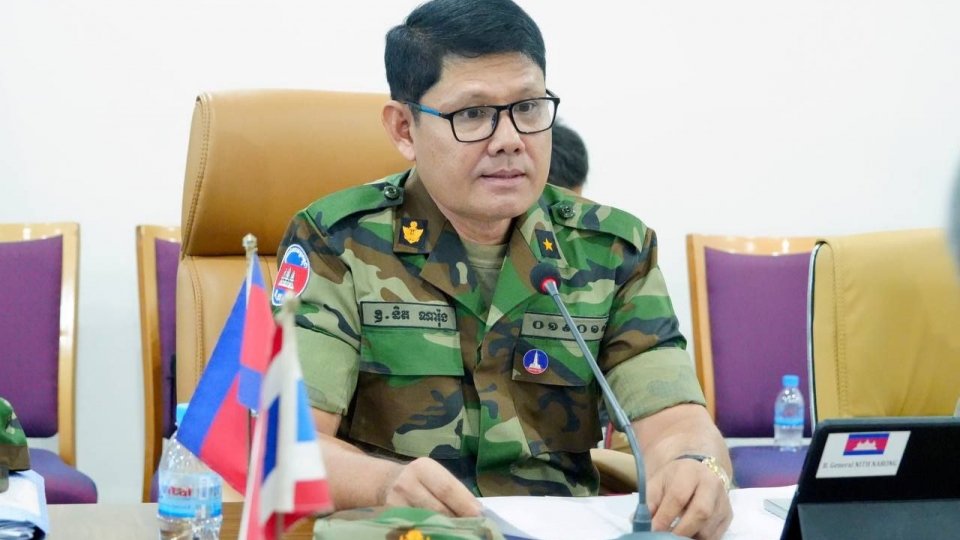 chuan_tuong_nith_narong_pho_tham_muu_truong_quan_khu_4_kiem_truong_ban_thu_ky_uy_ban_bien_gioi_khu_vuc_campuchia_rbc_quan_khu_4_campuchia_dan_dau.jpg