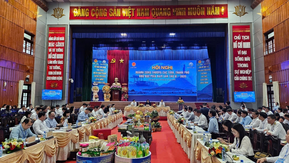 Xuất siêu 18 tỷ USD, công nghiệp phía Nam phục hồi mạnh mẽ