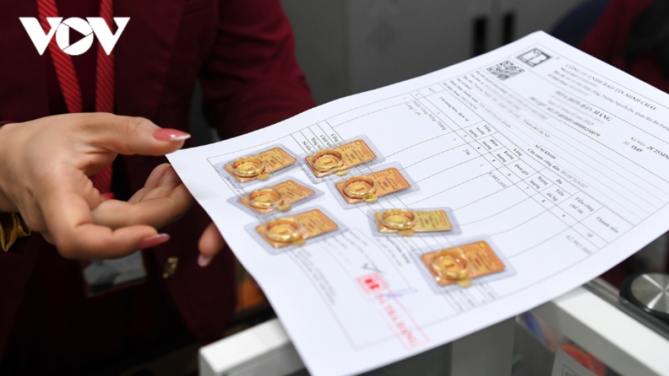 Domestic gold prices keep soaring amid global market surge