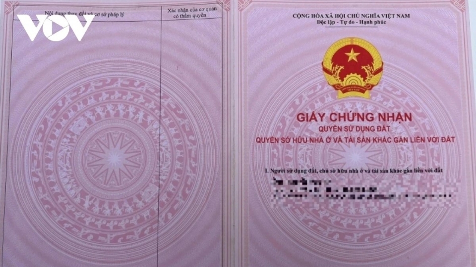 hon_4.000_giay_chung_nhan_quyen_su_dung_dat_cua_nguoi_dan_da_bi_giu_lai_nhieu_nam.jpg