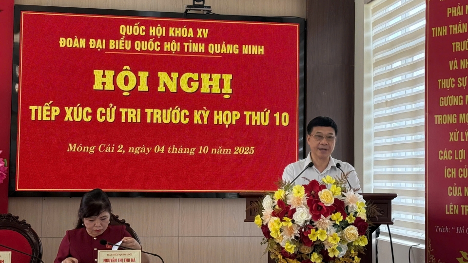 pho_chu_tich_quoc_hoi_vu_hong_thanh_tiep_xuc_cu_tri_tai_quang_ninh.jpg
