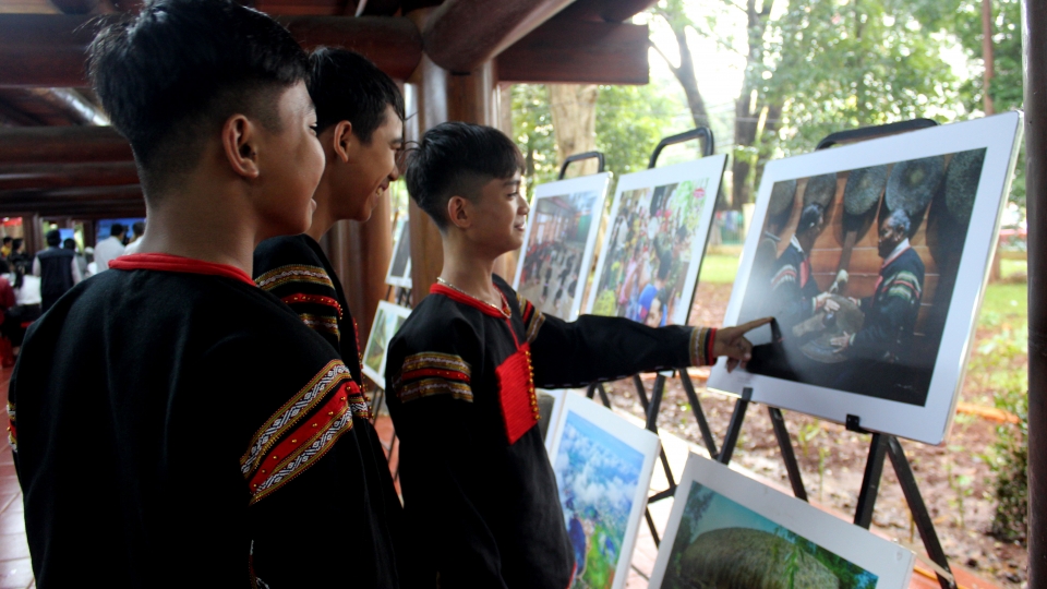 18-11 trung bay 2.jpg