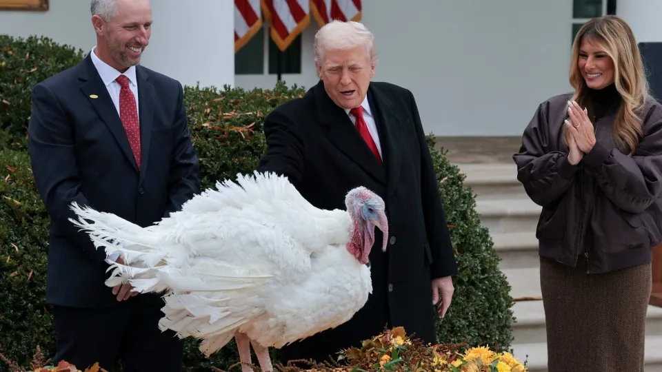 2025-11-25t174343z_602574790_rc2s3iagyq24_rtrmadp_3_usa-thanksgiving-trump.jpg
