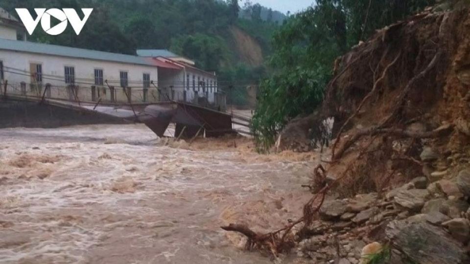 Floods in central Vietnam and Central Highlands kill and leave 46 missing