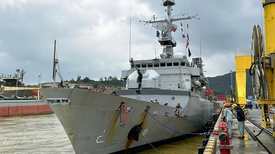 French frigate Prairial begins six-day friendly visit to Da Nang.jpg