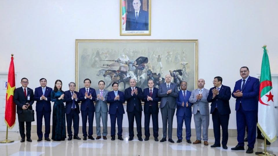 Prime Minister Pham Minh Chinh met with Ibrahim Boughali, Speaker of the People’s National Assembly.jpg