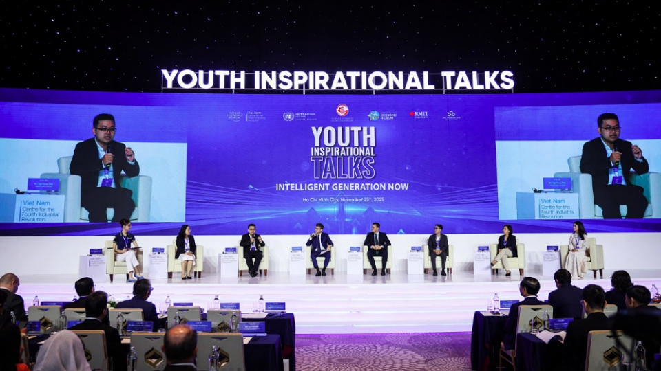 Talkshow kick-starts 2025 Autumn Economic Forum in HCM City.jpg