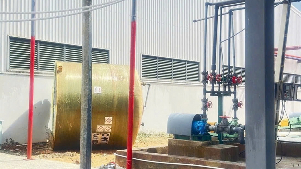 The acid tank at the scene of the explosion.jpg