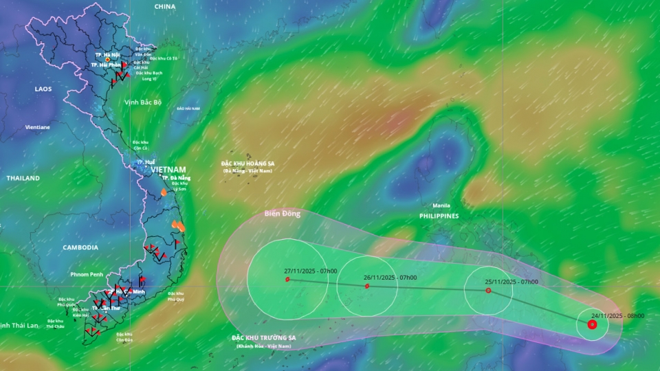 Tropical depression likely to strengthen into storm, heading towards Vietnam.jpg