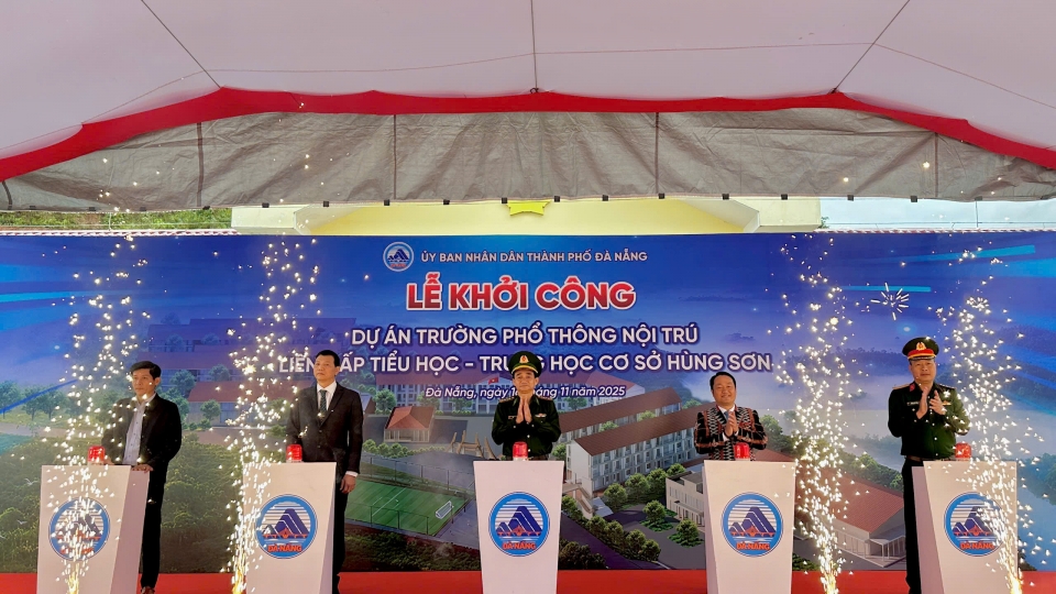 _thuc_hien_nghi_thuc_khoi_cong_truong_noi_tru_lien_cap_th-thcs_hung_son_tp_da_nang.jpg