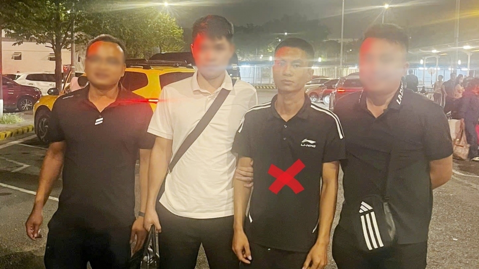 bat doi tuong tron truy na.jpg