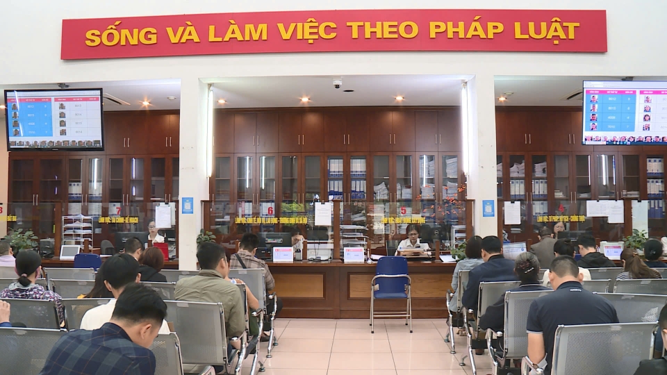 bo_may_tinh_gon_quan_tri_hien_dai_dot_pha_tu_van_kien_dai_hoi_xiv_3.jpg