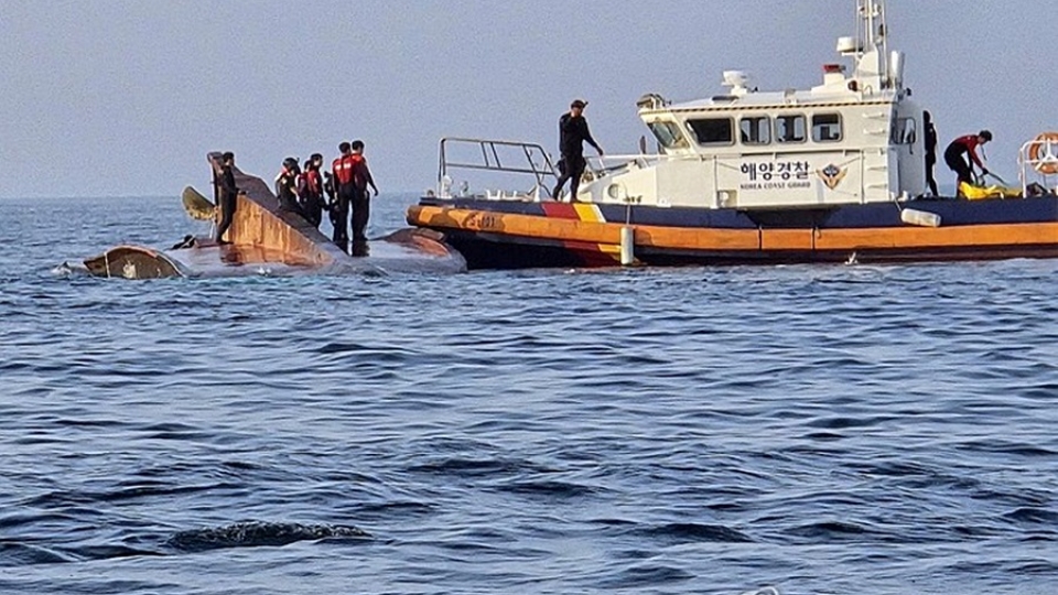 canh sat bien Han Quoc huan luyen cuu nan tren bien -yonhap.jpg