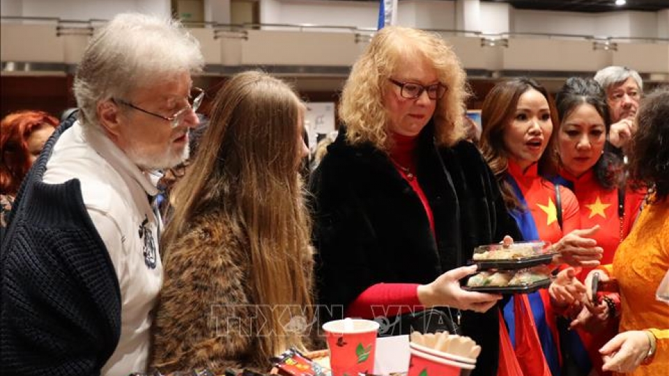 Vietnam leaves deep impression at the 2025 International Charity Bazaar