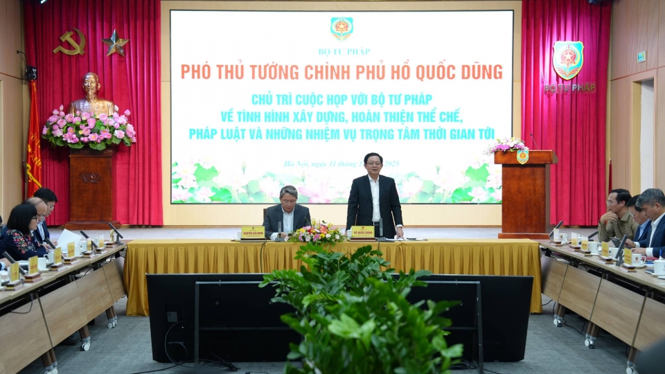 pho_thu_tuong_ho_quoc_dung_lam_viec_voi_bo_tu_phap.jpg