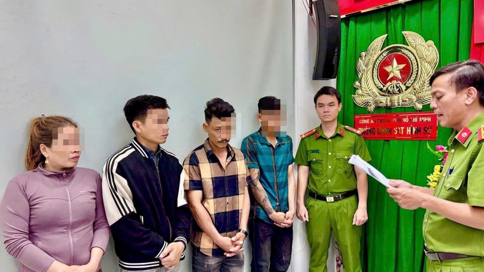 Bắt giữ nhóm người ăn cắp rồi bán vật tư trong khu công nghiệp tại TP.HCM